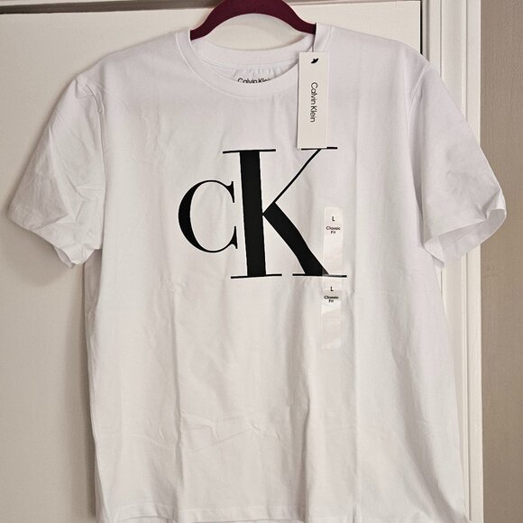 Brand new Calvin Klein Class Fit Tee - Size L - Picture 1 of 6